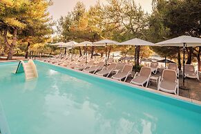 Gava Waterman Milna Resort