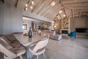 Avra Luxury Villa