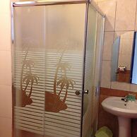 J Residence Motel Entebbe