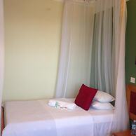 J Residence Motel Entebbe