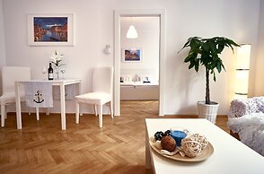 Opera Street Apartments