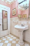 La Reserve Bed & Breakfast