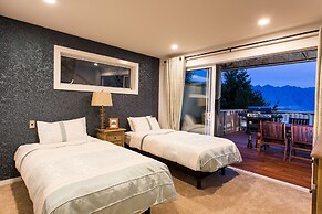 Sagittarius DH Lake View Villa