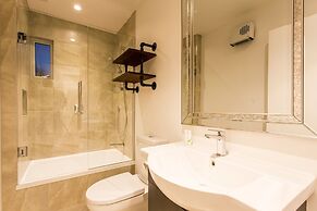 Sagittarius DH Lake View Villa