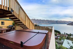 Sagittarius DH Lake View Villa