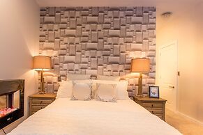 Sagittarius DH Lake View Villa