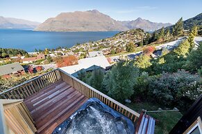 Sagittarius DH Lake View Villa