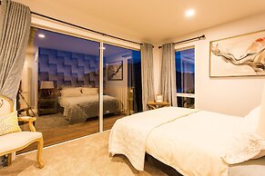 Sagittarius DH Lake View Villa