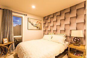 Sagittarius DH Lake View Villa