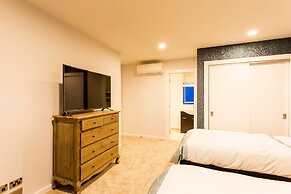 Sagittarius DH Lake View Villa