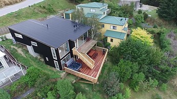 Sagittarius DH Lake View Villa