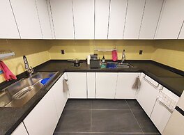 Yolo Guesthouse - Hostel