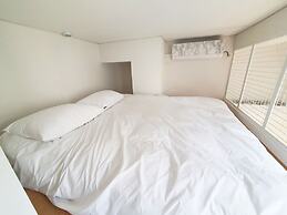 Yolo Guesthouse - Hostel