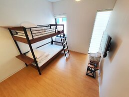 Yolo Guesthouse - Hostel