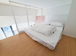 Yolo Guesthouse - Hostel