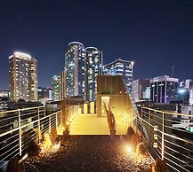 Yolo Guesthouse - Hostel