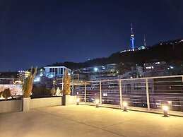 Yolo Guesthouse - Hostel