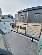 Yolo Guesthouse - Hostel