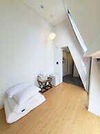 Yolo Guesthouse - Hostel