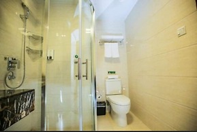 New Knight Royal Hotel