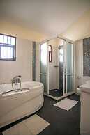 Bahari Dhow Beach Villas