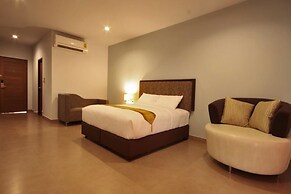 Paragon Suites Resort