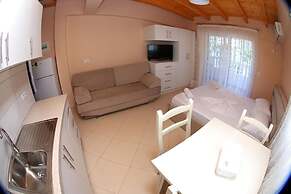 Hotel Vila Alvin & Apartments