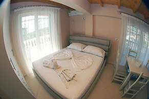 Hotel Vila Alvin & Apartments