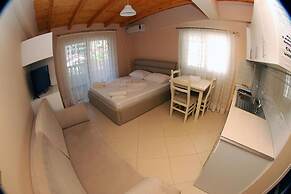 Hotel Vila Alvin & Apartments