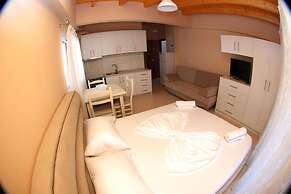 Hotel Vila Alvin & Apartments