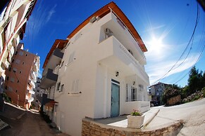 Hotel Vila Alvin & Apartments