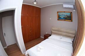 Hotel Vila Alvin & Apartments