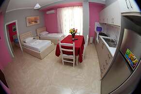 Hotel Vila Alvin & Apartments