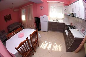 Hotel Vila Alvin & Apartments