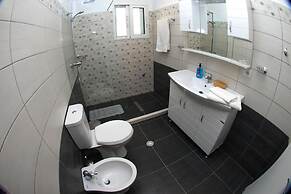 Hotel Vila Alvin & Apartments