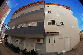 Hotel Vila Alvin & Apartments