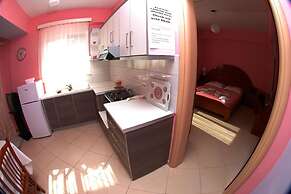 Hotel Vila Alvin & Apartments