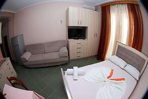 Hotel Vila Alvin & Apartments