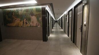 7 Apple Hotel Vadodara