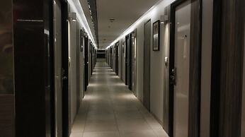 7 Apple Hotel Vadodara