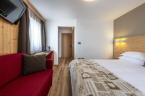 Hotel Col Di Lana