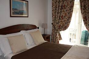 La Locanda dell'Arte-Piazza Dante