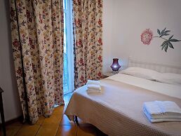 La Locanda dell'Arte-Piazza Dante