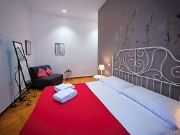 La Locanda dell'Arte-Piazza Dante