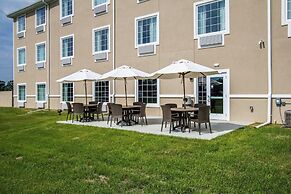 Cobblestone Hotel & Suites - Orrville