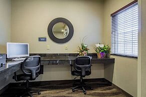 Cobblestone Hotel & Suites - Orrville