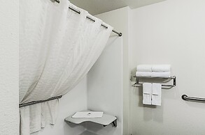 Cobblestone Inn & Suites - Guernsey