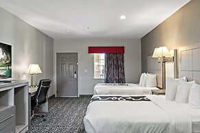 Paris Inn & Suites