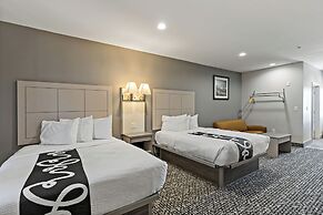Paris Inn & Suites