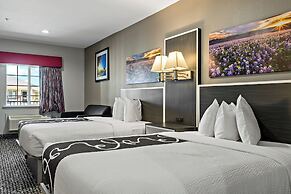 Paris Inn & Suites